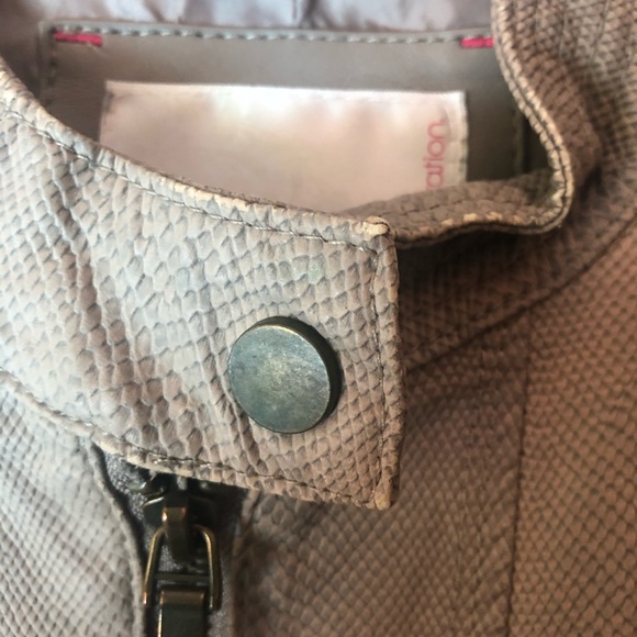 Leather Jacket - Picture 2 of 8